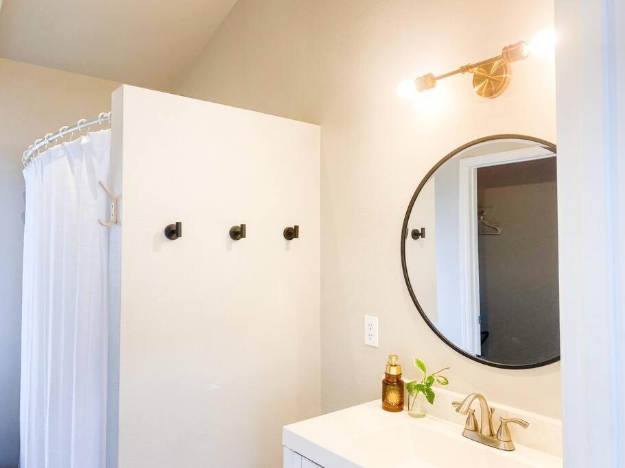 شقة Hibiscus Hale, Full Kitchen, King Bed, Parking Keaau المظهر الخارجي الصورة
